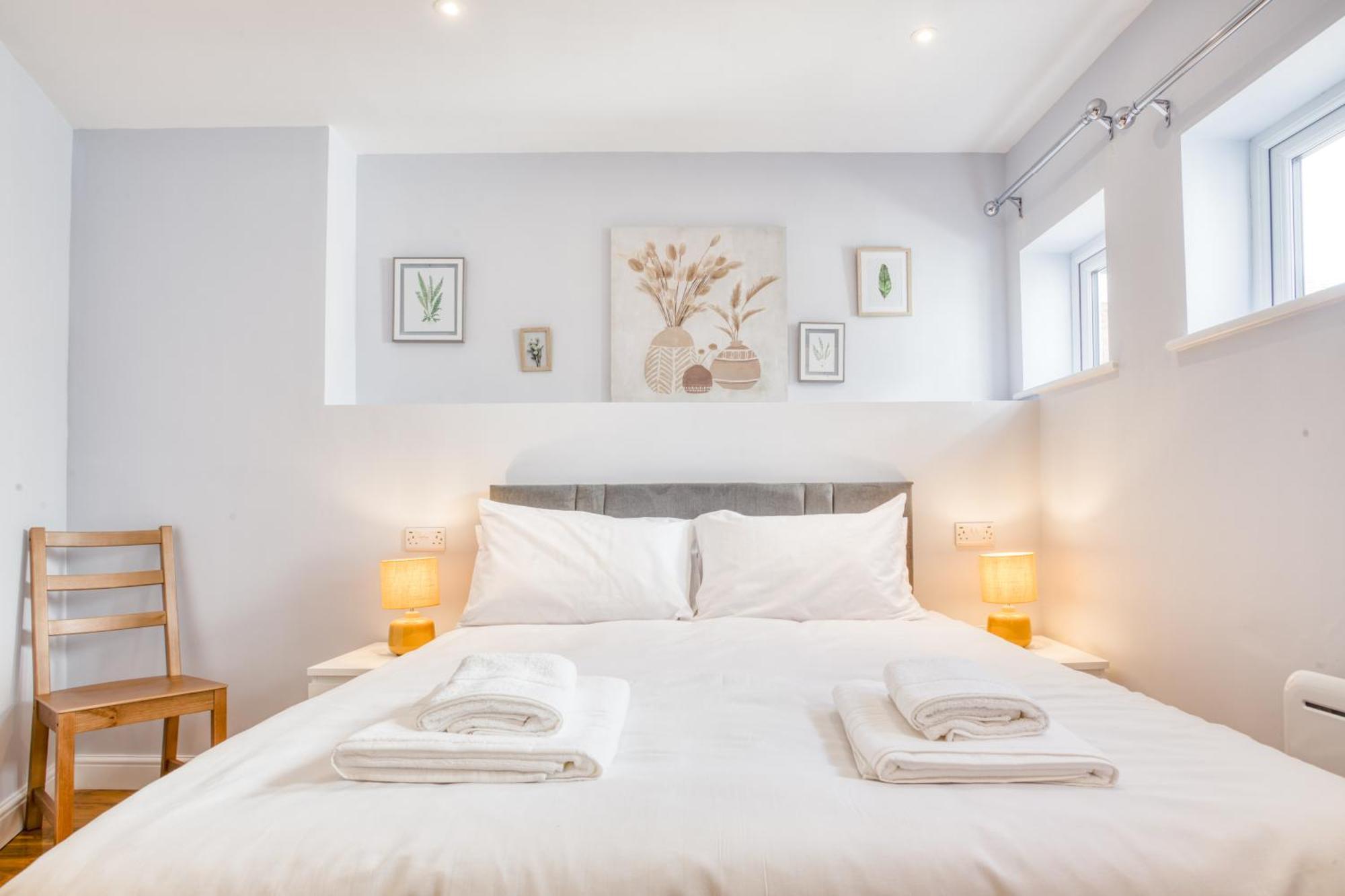 Suite 3 - 1 Bed Apartment King Size Bed Lincoln Esterno foto